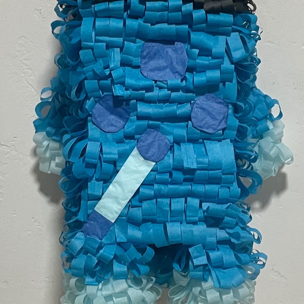Bluey Pinata. - Picture 3 of 3